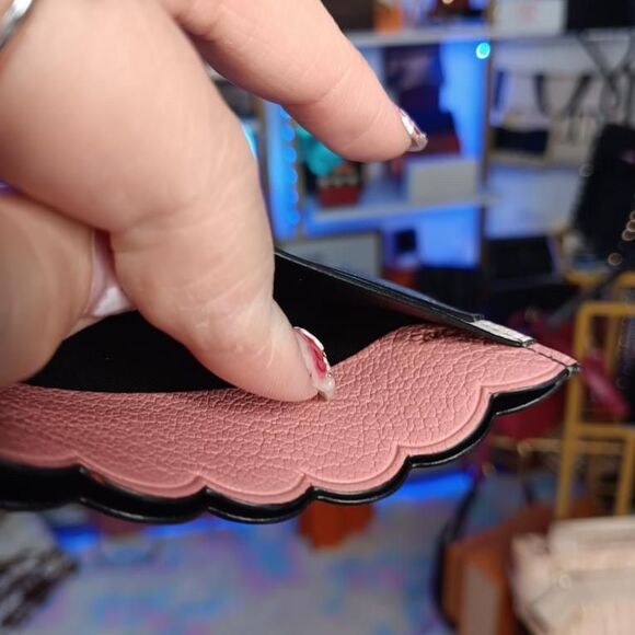 New in Box Miu Miu Silver Pink Leather Card Holder Wallet - Picture 9 of 11